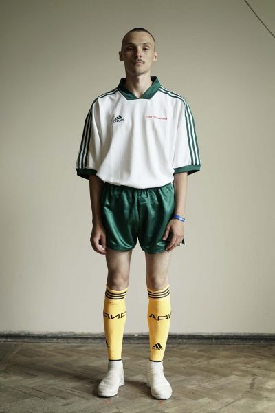 Trikot, und zwar bitte weit. Adidas X Gosha Rubchinskiy