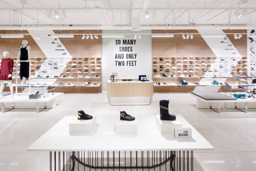 Schuh-Statment. Hudson's Bay in Amsterdam