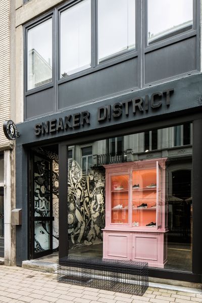 Ausstellungsstücke. Sneaker District in Antwerpen