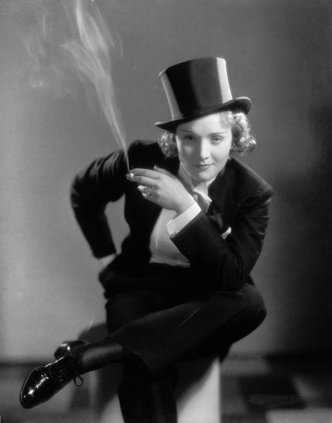 Smoking Amy. Marlene Dietrich