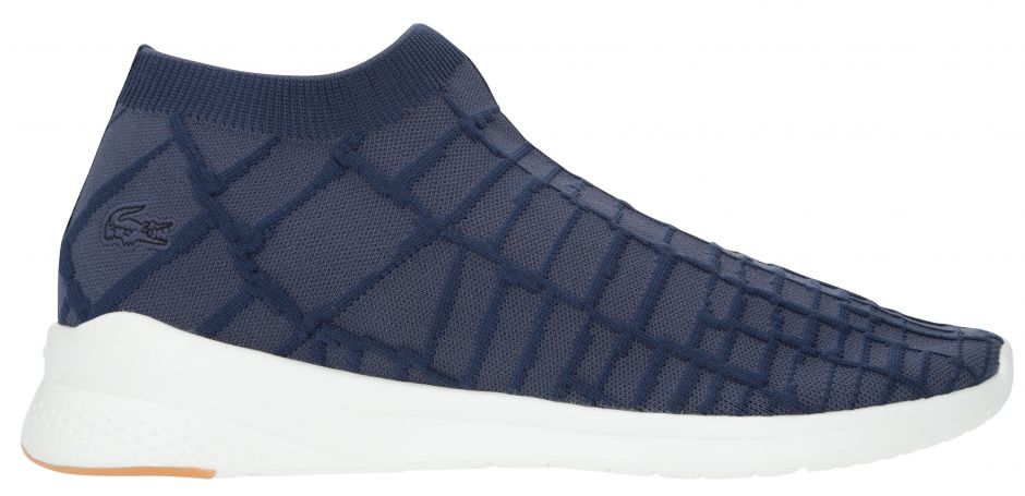 Knitwear-Sneaker liegen gerade im Sommer voll im Trend. 